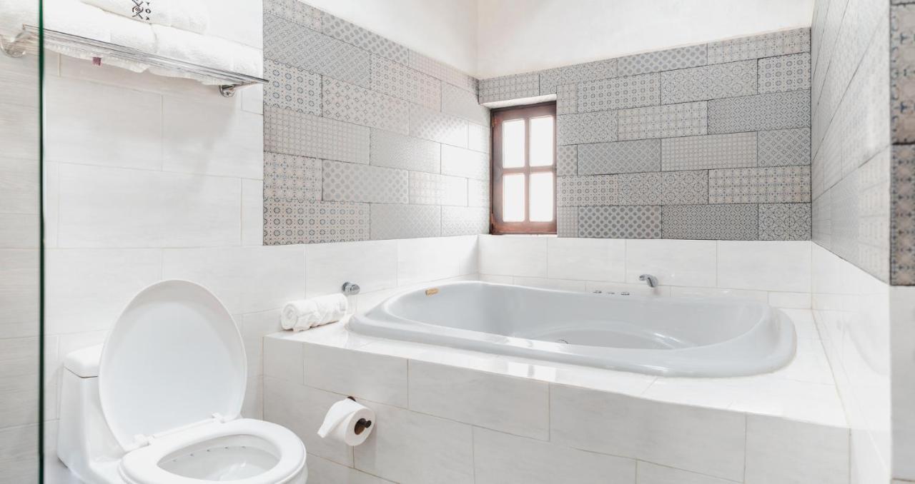 Yox Hotel Boutique San Cristóbal de Las Casas エクステリア 写真 Bathroom
