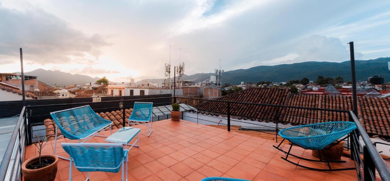 Yox Hotel Boutique San Cristóbal de Las Casas エクステリア 写真 Rooftop in Granada, Spain