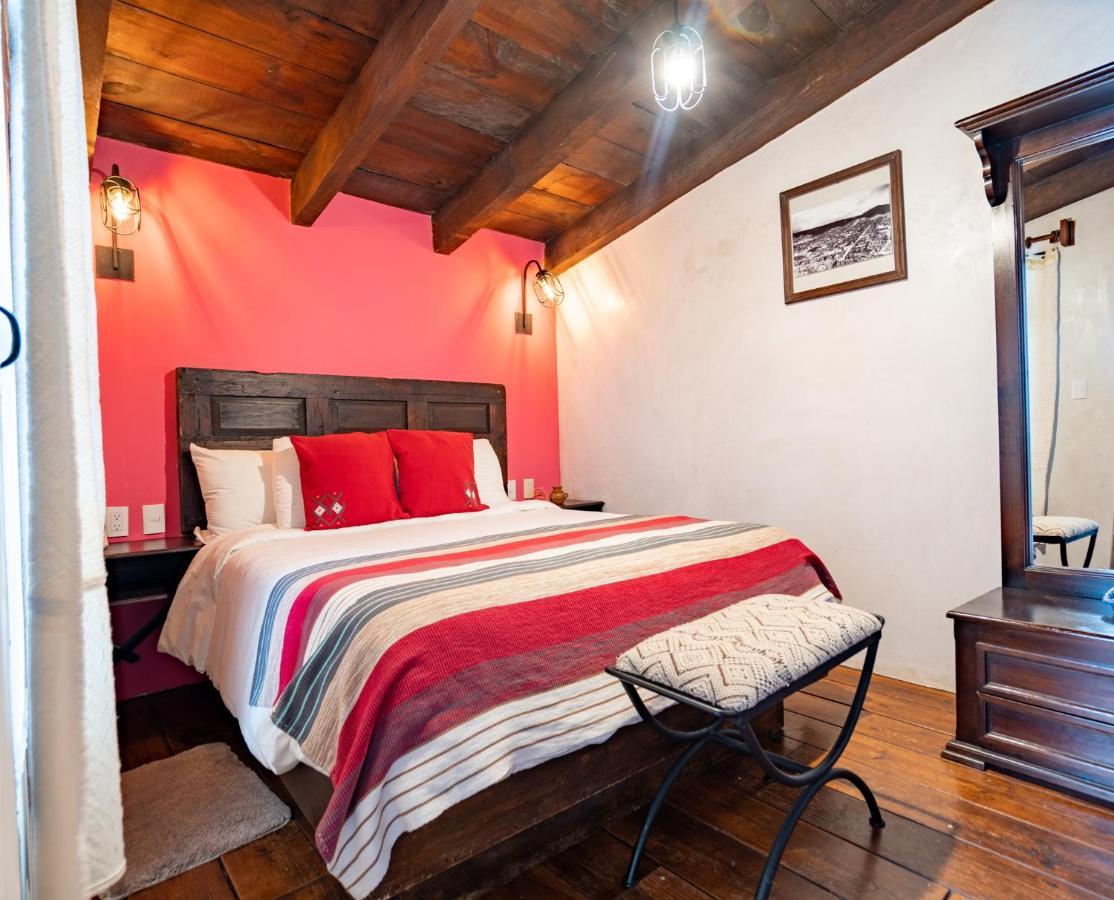 Yox Hotel Boutique San Cristóbal de Las Casas エクステリア 写真 A bedroom at the hotel